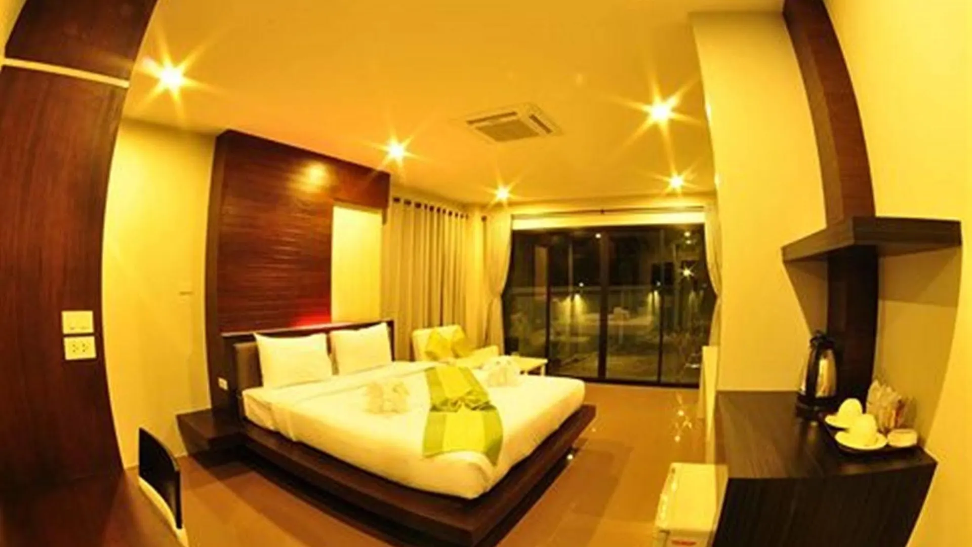 Ton Sai Tropical Phi Phi Island Hotel