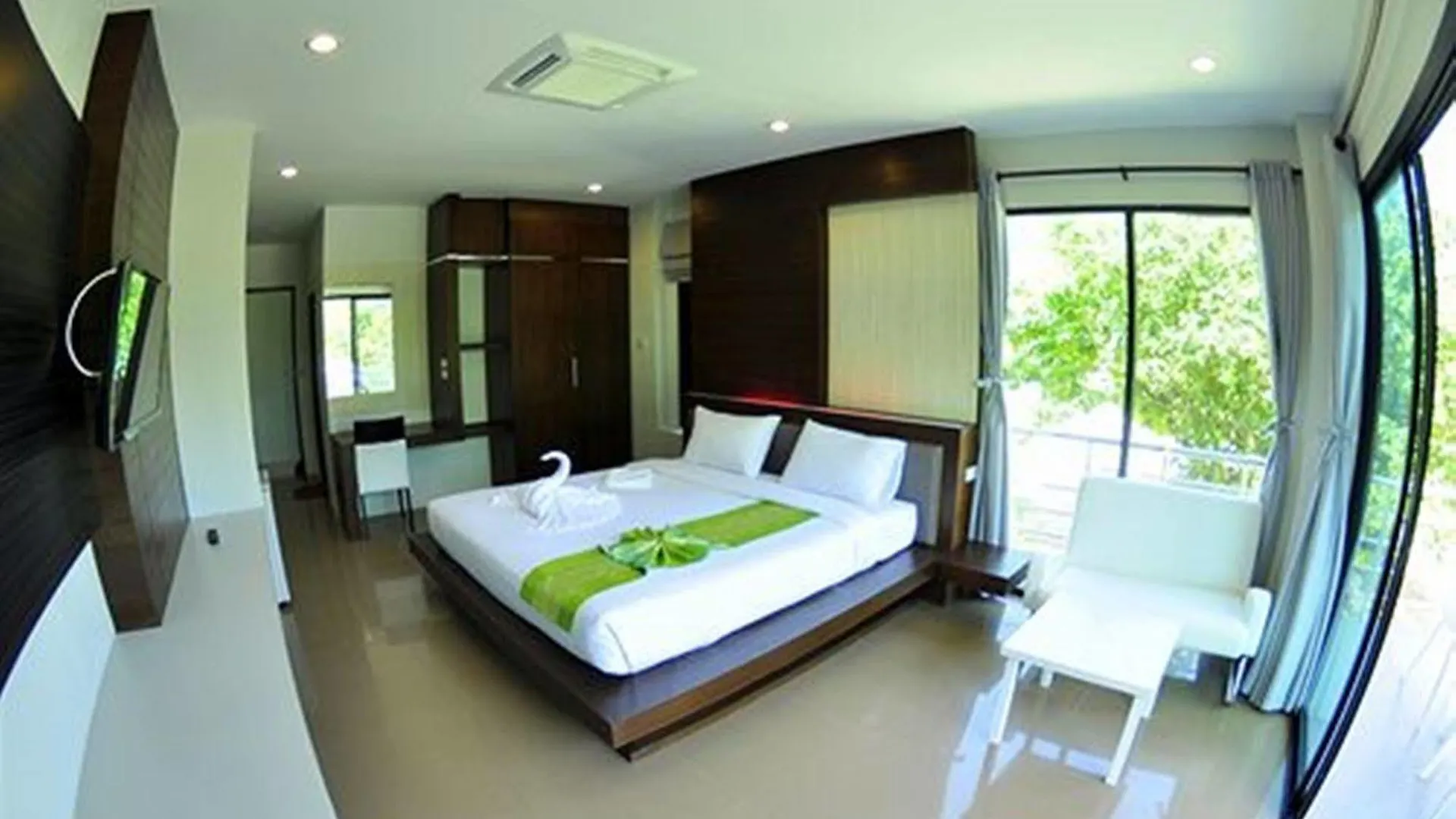 Ton Sai Tropical Phi Phi Island Hotel